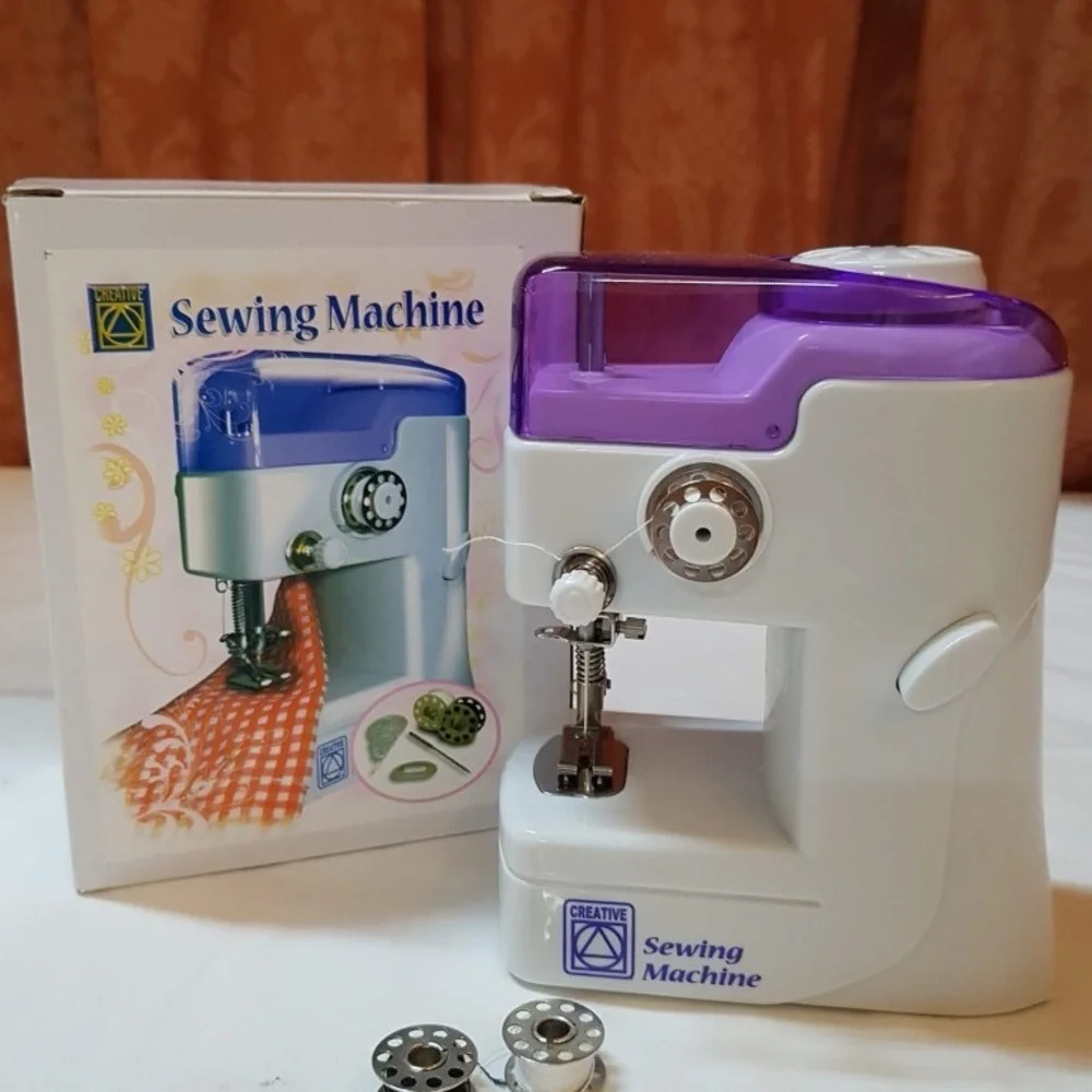 Creative mini Sewing Machine - Picture 1 of 8